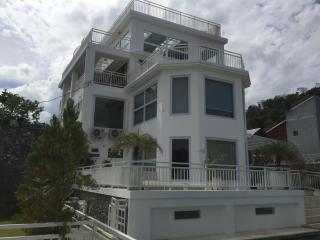 Awanah Villa - Spacious 6 Bedrooms with Spa, Gym and Cinema - Senggigi - 0