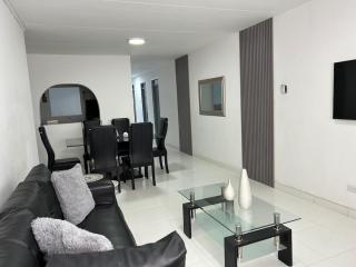 Linda Casa, excelente ubicación - Armenia - 0