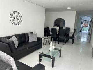 Linda Casa, excelente ubicación - Armenia - 4