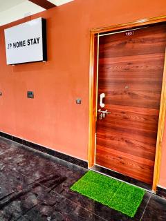J P Home Stay - Jāmb - 9