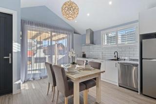 Luxury 3-Bedroom House - - 6