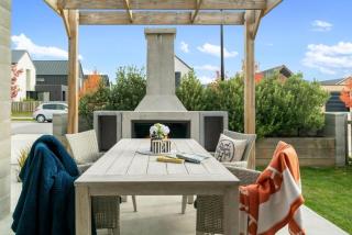 Luxury 3-Bedroom House - - 5