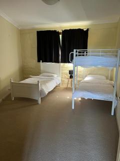 Mountain Manor - - 4