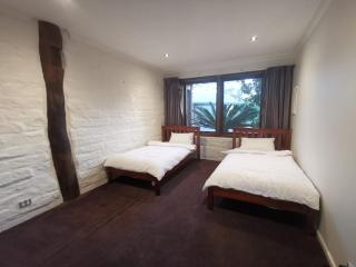 Mountain Manor - - 2
