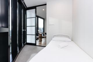 Designer City Haven with Pool Sauna Gym - Melbourne - 4