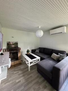 Property with evening sun in a scenic location - Skövde - 2