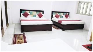 AYODHYA HOTEL S H R E E - H A R I - L O D G E Near Temple and Shri Hanuman Garhi Mandir - Restaurant with Wi-fi Facilities & Spacious Room In Ayodhya - Ayodhya - 4