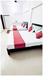 AYODHYA HOTEL S H R E E - H A R I - L O D G E Near Temple and Shri Hanuman Garhi Mandir - Restaurant with Wi-fi Facilities & Spacious Room In Ayodhya - Ayodhya - 6