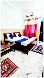 AYODHYA HOTEL S H R E E - H A R I - L O D G E Near Temple and Shri Hanuman Garhi Mandir - Restaurant with Wi-fi Facilities & Spacious Room In Ayodhya - Ayodhya - 0