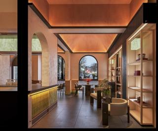 Happy Dragon Imperial Garden Courtyard --Newly renovated French Window with garden view, Close to Lama Temple Forbidden City&Subway Nearby &free coffee & Free laundry&English speaking with tour services &Free WiFi unlimited for Western software - Beijing - 0
