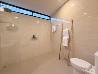 NEW, Seminyak 8 Bed,10 Bath Villa, Best Location - Seminyak - 8