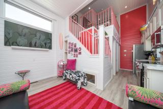 The Boozy Bungalow at Roadrunner Resort - - 2