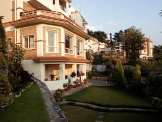 Sunny studio basement apartment with garden and patio - Burhānilkantha - 6