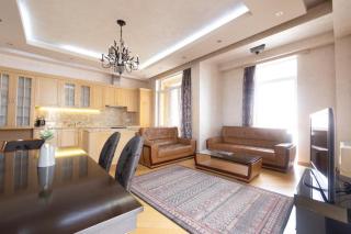 Luxe 3 Bedroom with 2 Baths, Great View, Bulvar Plaza - Erevan - 9