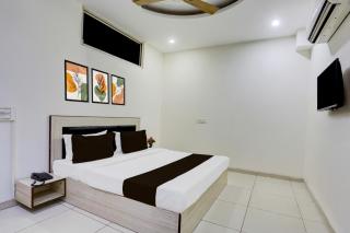 Super Hotel O Lohgarh Road Zirakpur Formerly JB Plaza - Zirakpur - 4