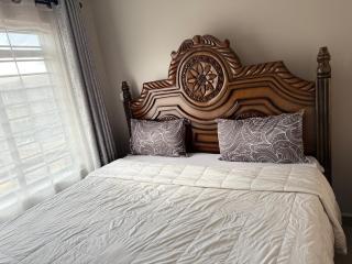 Pinnacle Apts 2H - 1