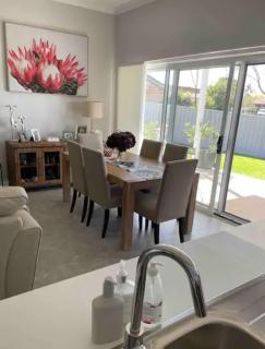 Hamptons House Mudgee -Lux Stays - Mudgee - 7