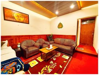 A HIMALAYA VIEW HOTEL TRI-BHUVAN! STAY! INN! - Room Service, Free Wi-fi, Free Parking, Comfortable & Spaciuos Rooms With Hill View Available - Near Ranikhet Road - A Excellent services awarded - Best Hotel In Ranikhet - Rānīkhet - 7