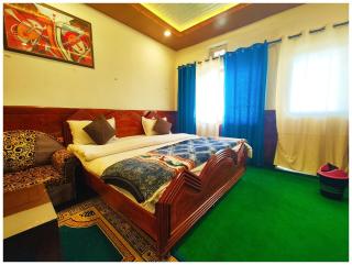 A HIMALAYA VIEW HOTEL TRI-BHUVAN! STAY! INN! - Room Service, Free Wi-fi, Free Parking, Comfortable & Spaciuos Rooms With Hill View Available - Near Ranikhet Road - A Excellent services awarded - Best Hotel In Ranikhet - Rānīkhet - 6