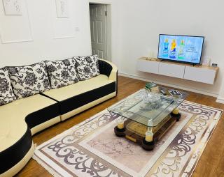 Romeo apt with private garden - Korçë - 3