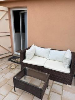 Studio with Garden - 2