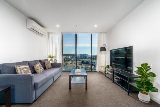 Luxury Living and Pool Views in the Heart of Woden - Hosted by Canstay - Phillip - 0