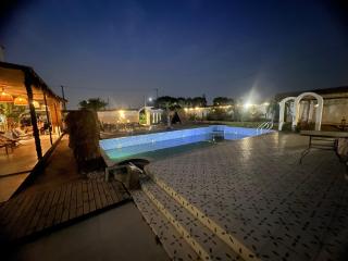 Left Bank La Vie Pool Resort Bed and Breakfast - Shanghai - 4