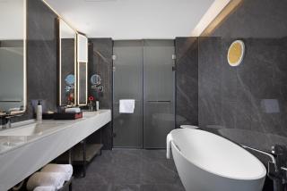 Wanda Yi, Beijing Qianmen - Close to Tiananmen Square - 3