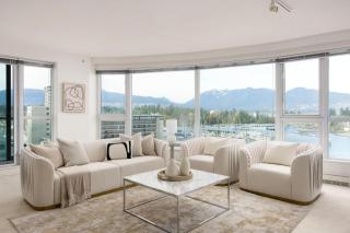 Coal Harbour Chic 2BR Apartment with Balcony and Waterfront Access - Vancouver - 0