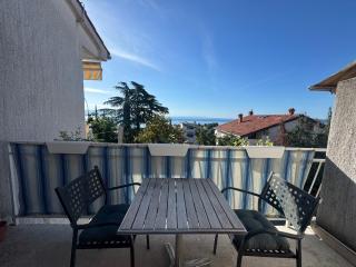 Sea view bliss, free parking - Ičići - 9