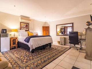 Mind-Body-Soul Guesthouse on Featherbrooke Estate, Krugersdorp, South Africa - Krugersdorp - 9