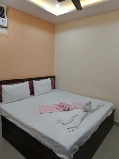HOTEL AK Inn - Karwi - 0