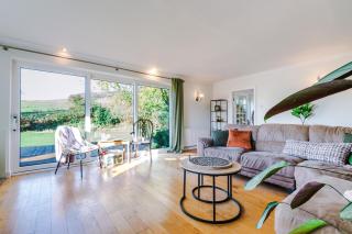 Ascot House - 0