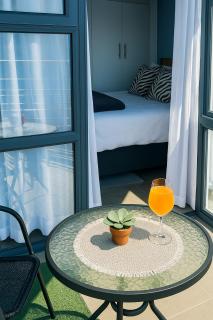 Charming apartment With Private Balcony - Johannesburg - 3