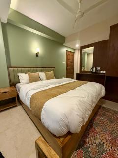 Paramount Apartment - - 8