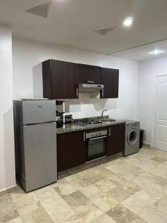 le KABANA 37 face gare CTM Hivernage - 8