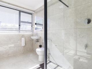 Camdale Guesthouse - 9
