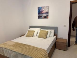 Balluta Beachfront Apartment - San Julián - 3