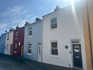 Launcher's Cottage - Scarborough - 0