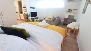 Relaxing Studio Apt 1 min to Highway Parking - Atenas - 7