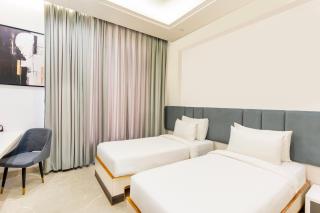 Hotel Elinor By Dazzling Hotels & Resorts - Agra - 2