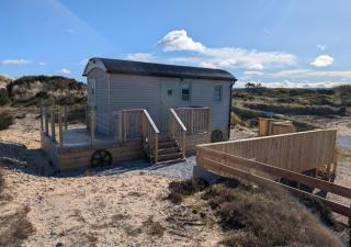 Shephards Hut by the Beach - Findhorn - 0