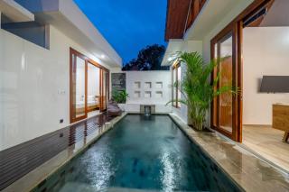 Sun-Kissed Luxury - 2BDR Villa with Pool, Seminyak - Seminyak - 0