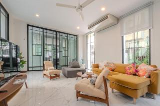 Sukumvit Pool Villa 5BR 5-7min-walk to Thonglor Sky train - 9
