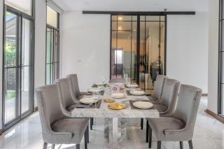 Sukumvit Pool Villa 5BR 5-7min-walk to Thonglor Sky train - 5