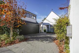 Stylish Fendalton Townhouse - Prime Location - Christchurch - 9
