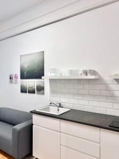 Budget Apartment by Hi5- Akácfa street - Budapest - 1