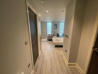 Contemporary Studio with free Parking in Bracknell - 2