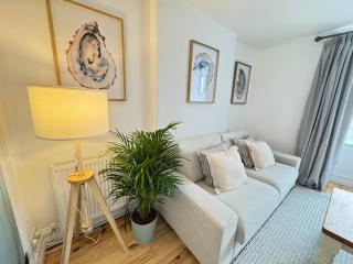 Tree Hill Cottage, Sleeps 4, Stratton, Bude - Stratton - 0
