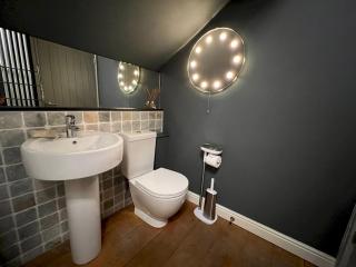 Pass the Keys Stunning 3-Bed Cottage Shepherd Hut Peak Views - Castleton - 8